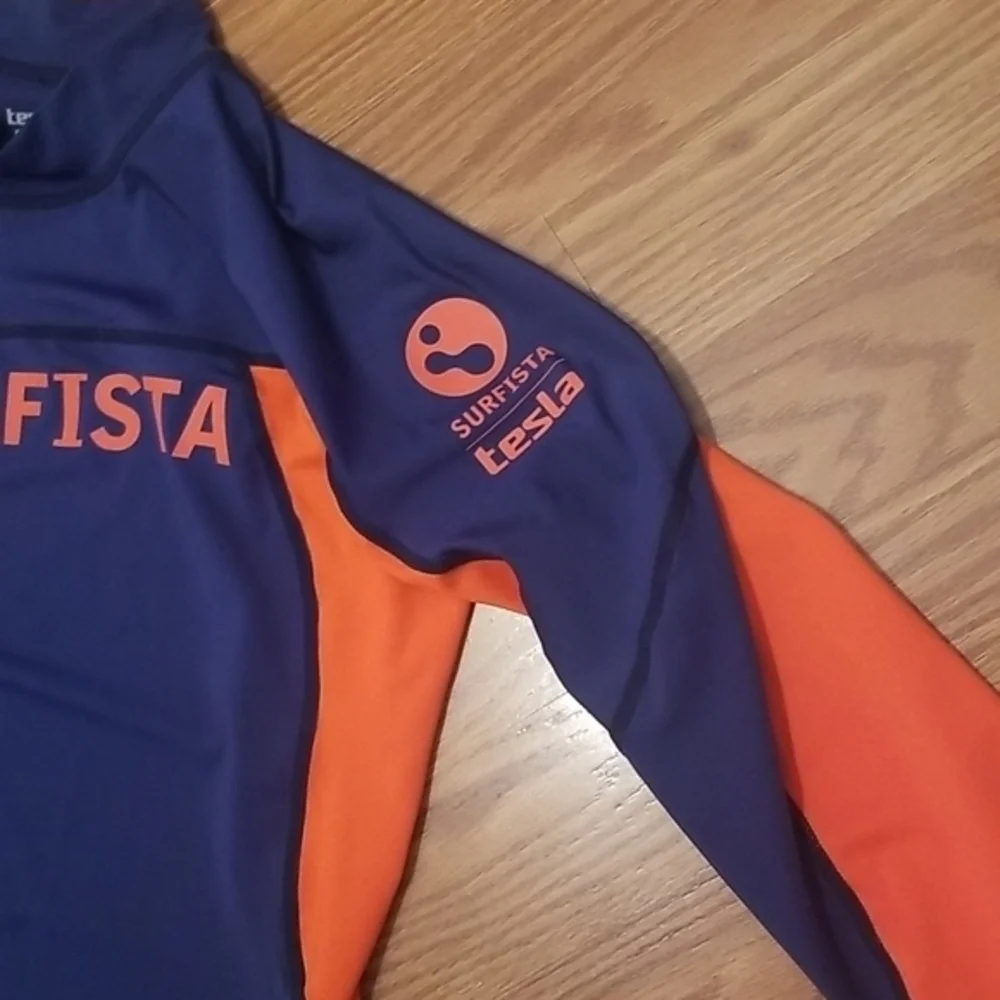Tesla surfista rash guard shirt‎ med